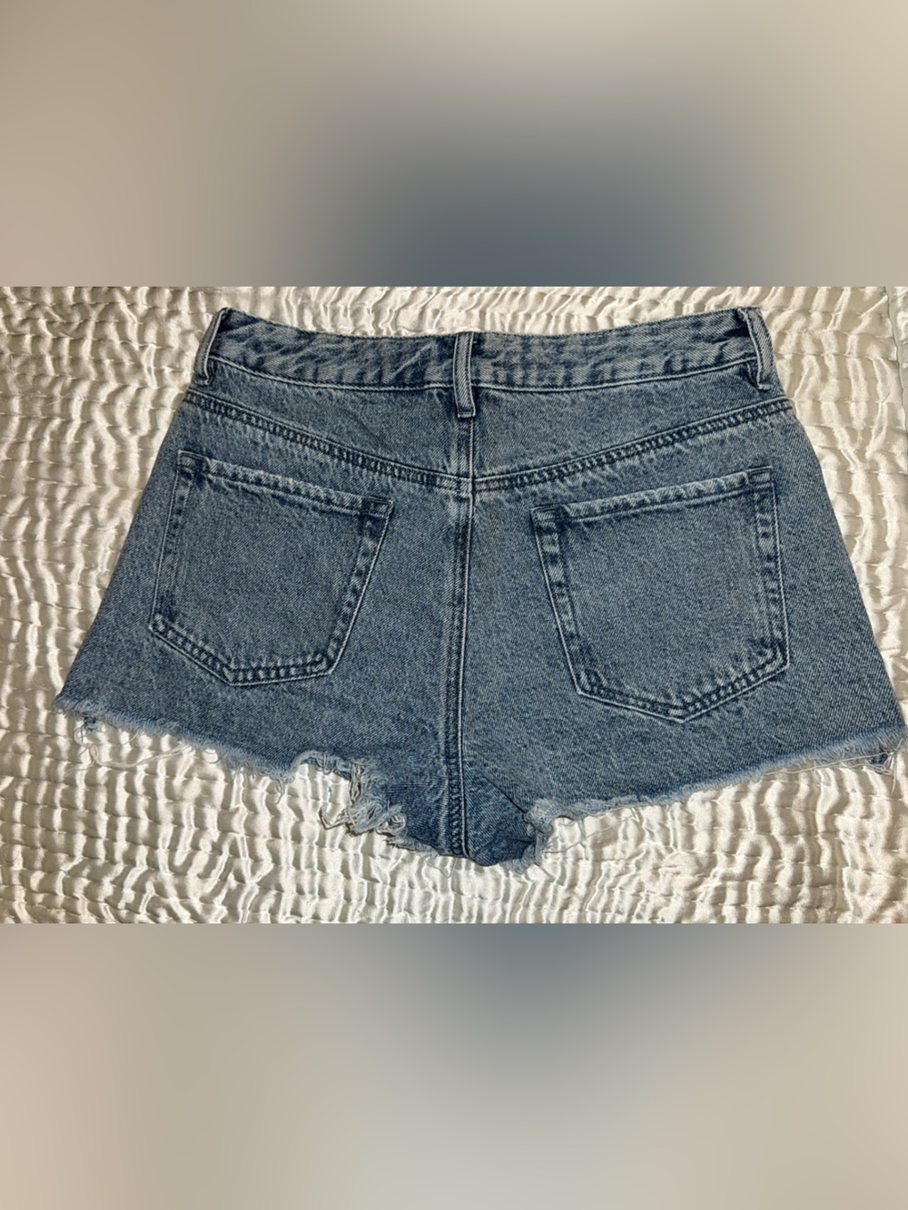 Excellent PACSUN HIGH RISE FESTIVAL Women’s Size 28 Distressed Denim Short - Picture 10 of 10